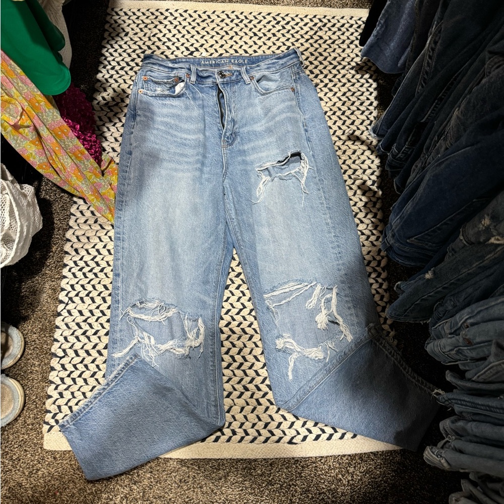 American Eagle - highest rise 90s boyfriend jeans